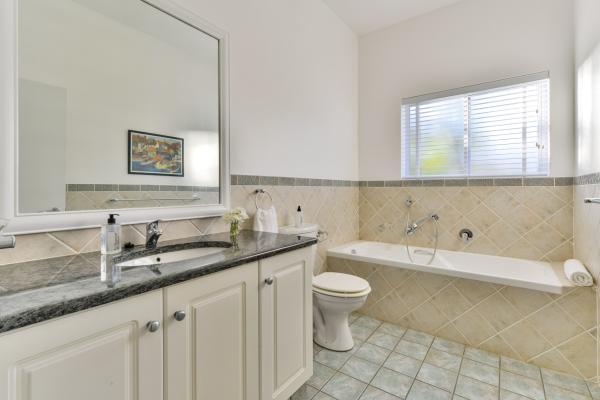 Room image 2