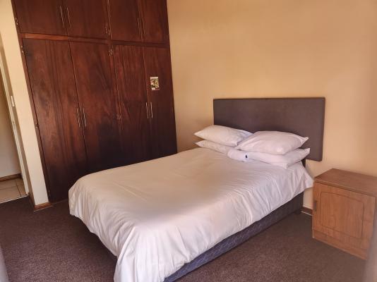 Room image 1