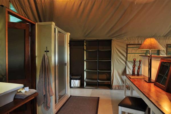 The Hide - Hwange National Park - 184088