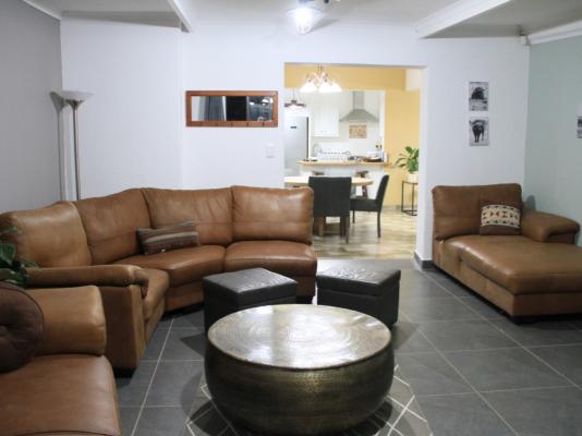 Sonskyn Hof Guest House - 184767