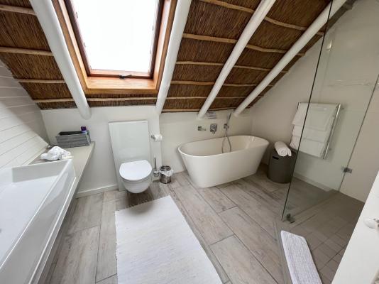 Room image 2