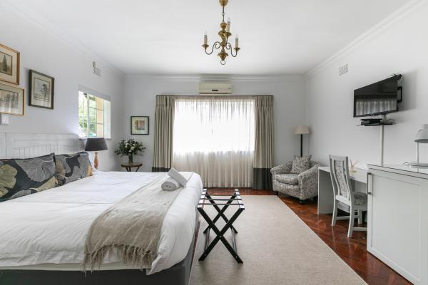 Room image 4