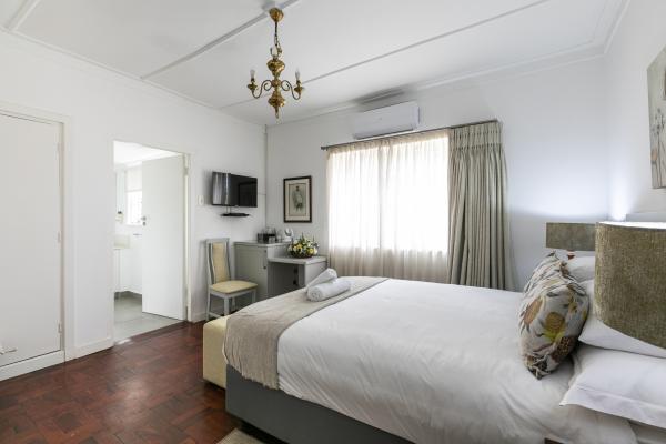 Room image 10
