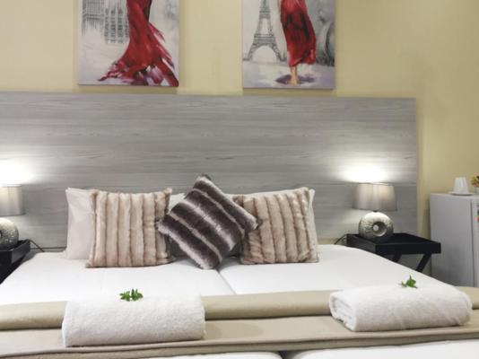 Room image 4