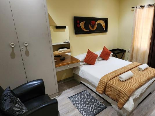 Room image 8
