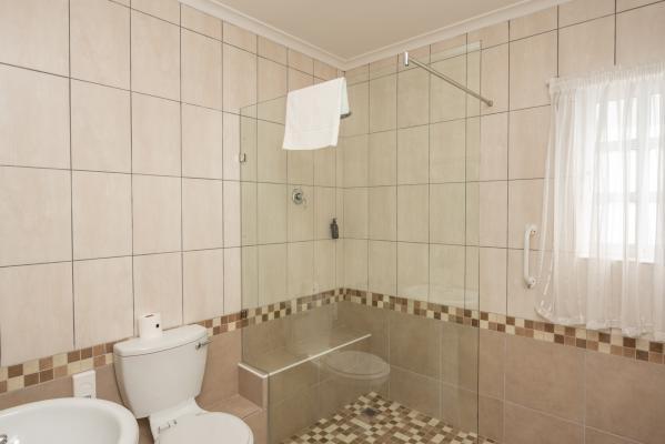 Room image 2