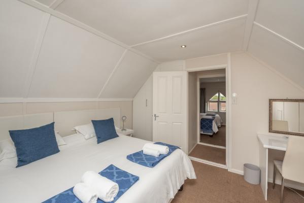 Room image 3