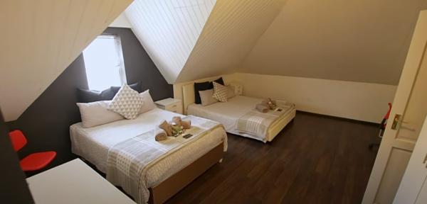 Room image 1
