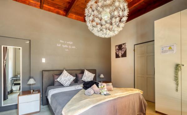 Room image 2