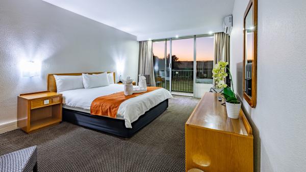 Room image 3