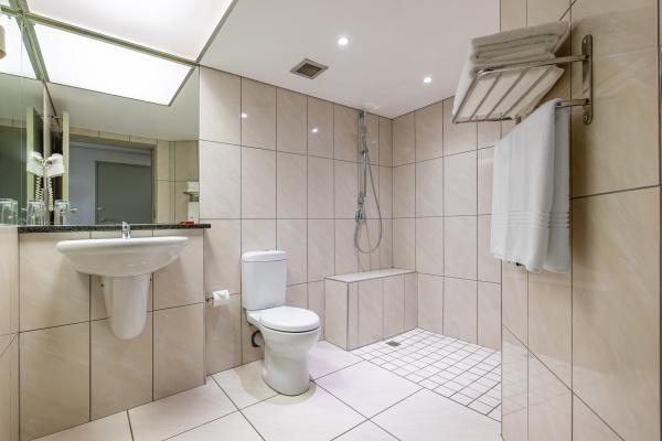 Room image 11