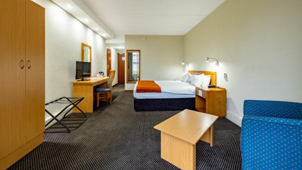Room image 3