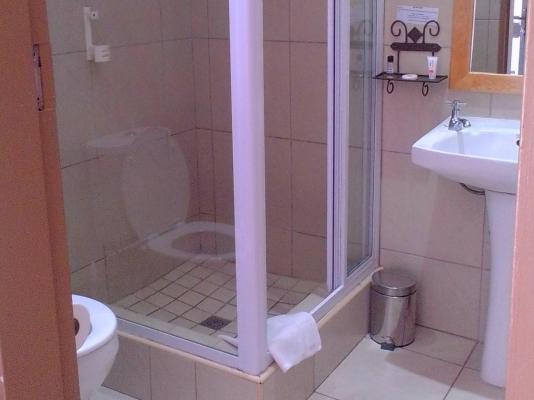 Room image 3