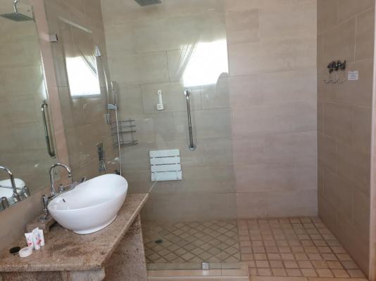 Room image 4