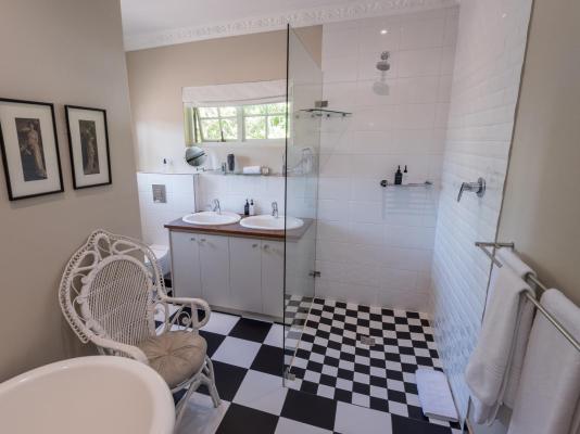 Room image 2