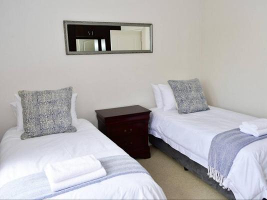 Room image 2