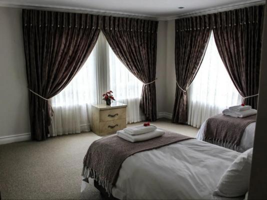 Room image 3