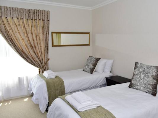 Room image 5