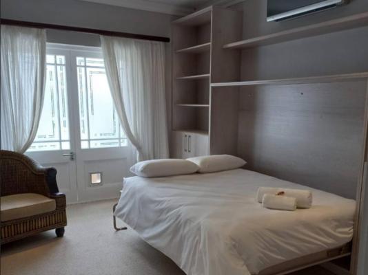 Room image 3