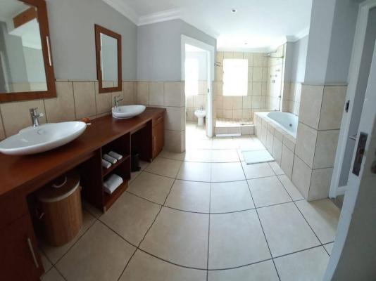 Room image 6