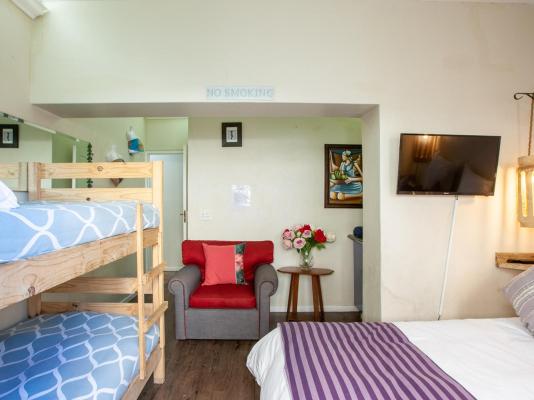 Room image 12