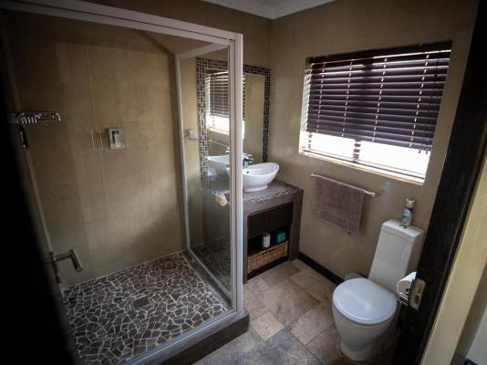 Room image 5
