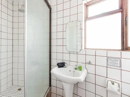 Room image 3