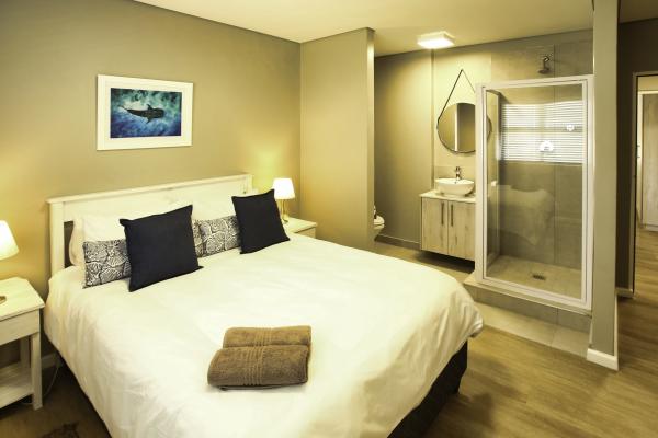 Room image 3