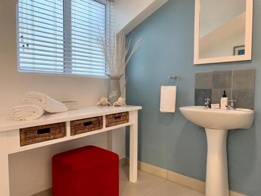 Room image 3