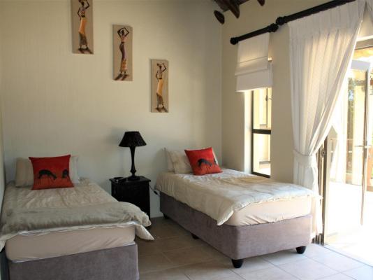 Room image 3