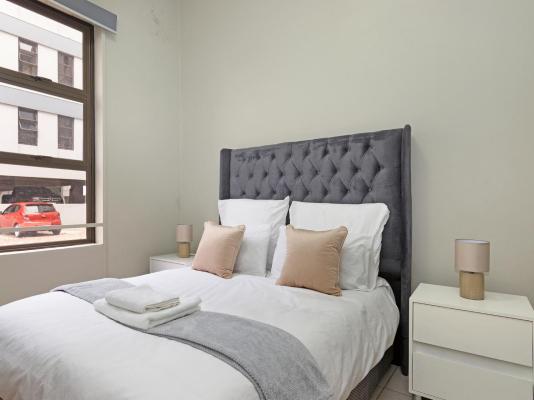 Urban Oasis Apartments @ The Bolton - 190250