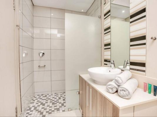Urban Oasis Apartments at Tyrwhitt - 190303
