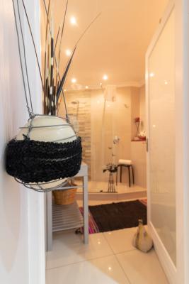 Room image 4