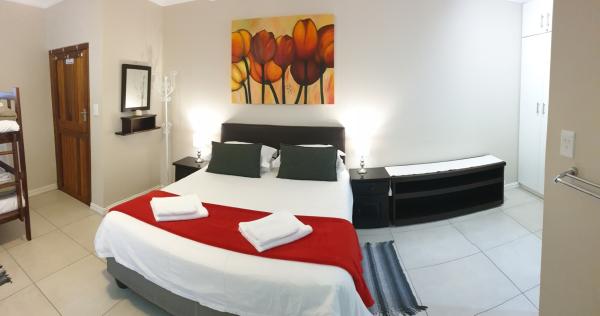 Room image 4