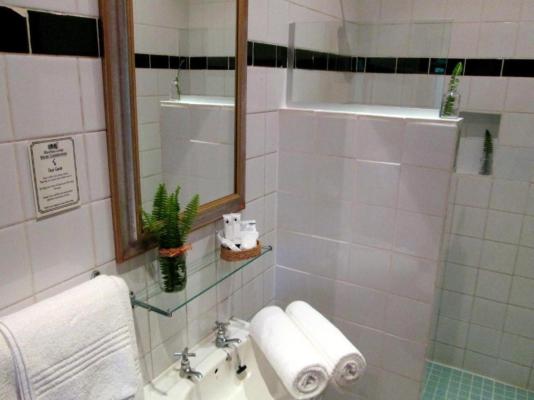 Room image 6