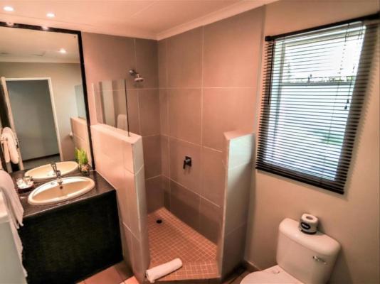 Room image 20