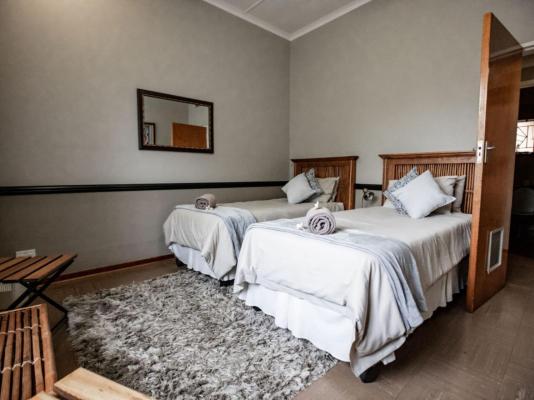 Room image 15