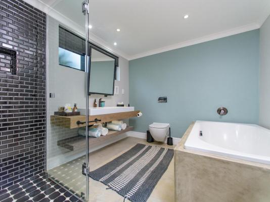 Room image 5
