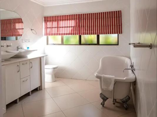 Room image 2
