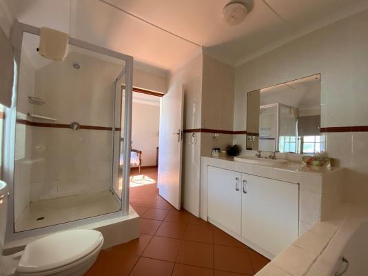Room image 1