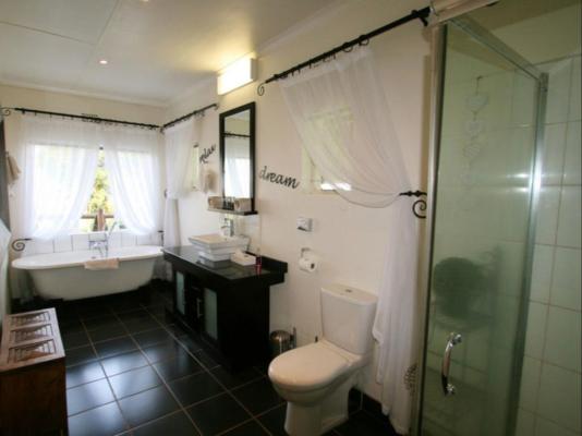 Room image 1