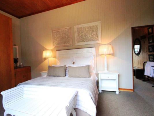 Room image 4