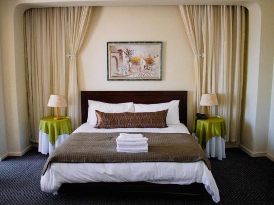 Room image 3