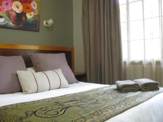 Room image 3