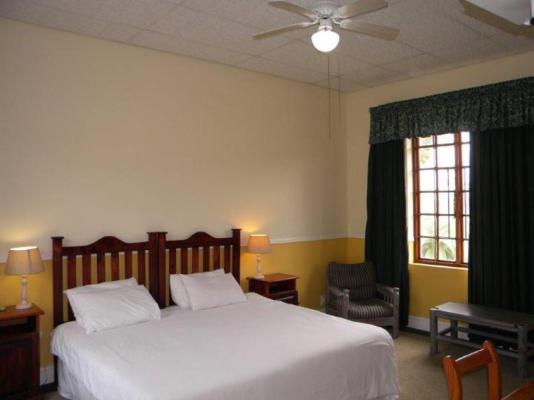 Room image 3
