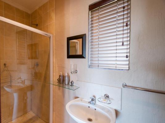 Room image 1