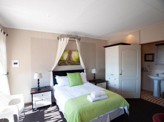 Room image 4