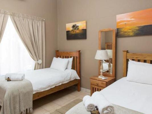 Room image 4