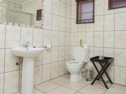Room image 5