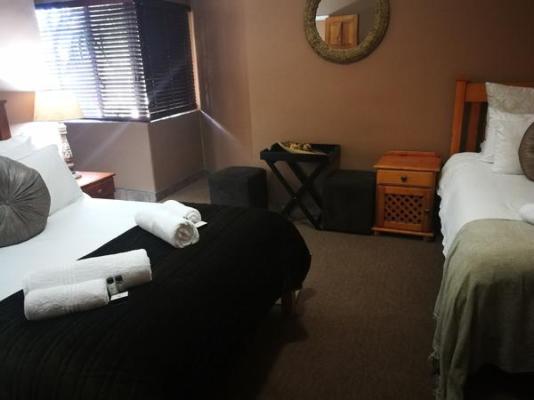 Room image 3